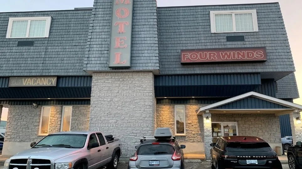 Four Winds Motel